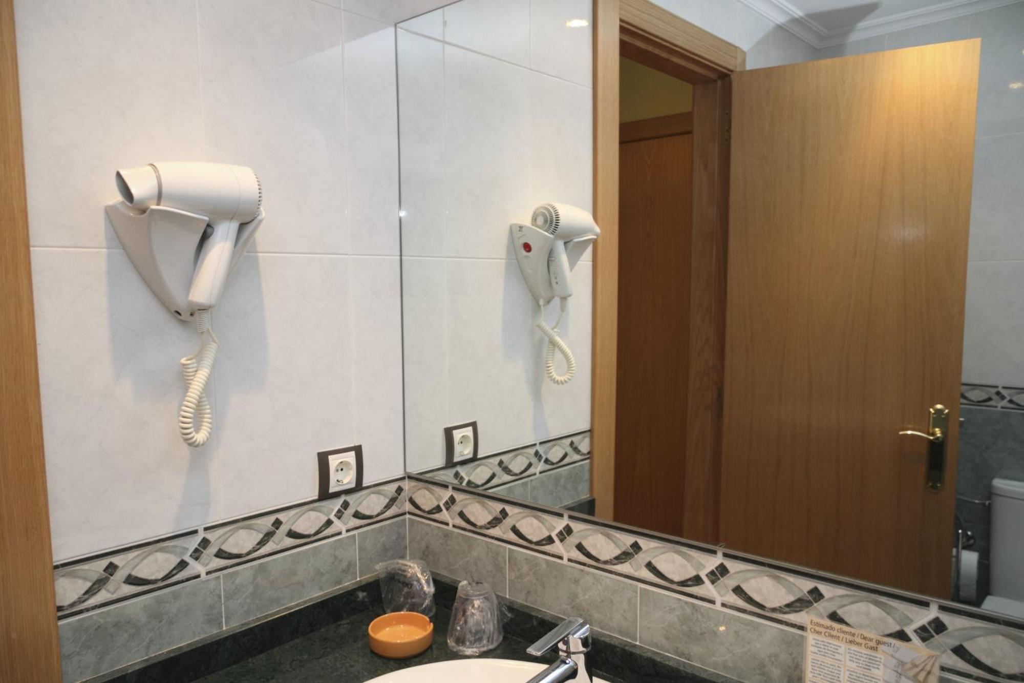 Hotel Restaurante Casa Pipo Тунья Номер фото