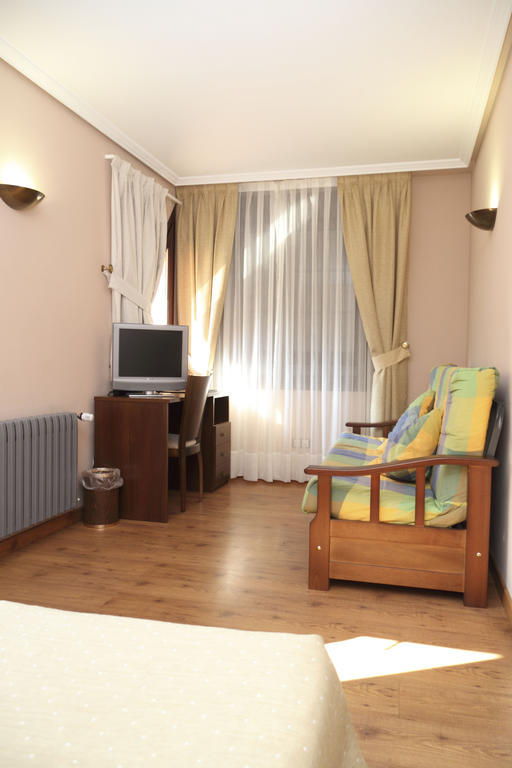 Hotel Restaurante Casa Pipo Тунья Номер фото