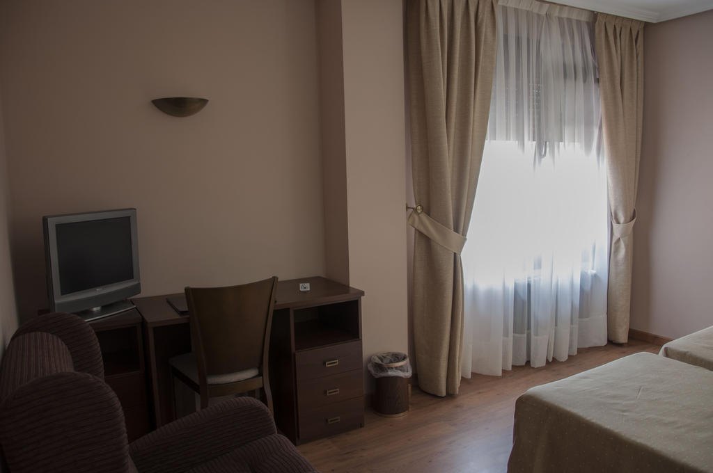 Hotel Restaurante Casa Pipo Тунья Номер фото
